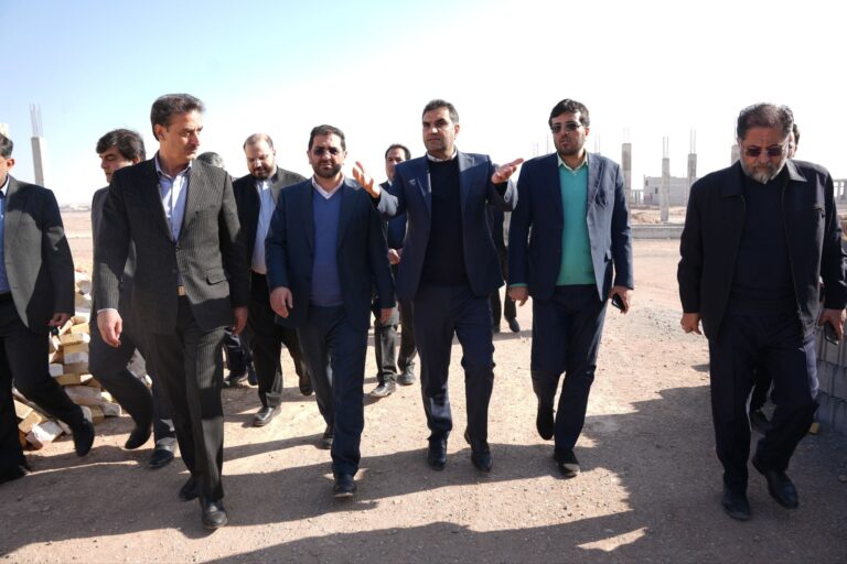 ✅ بازدید از سایت ۱۲۵ هکتاری طرح نهضت ملی مسکن اردکان (1)